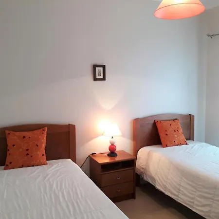 T2 Tahiti - Terraco, Familiar, Garagem, Wifi Quarteira