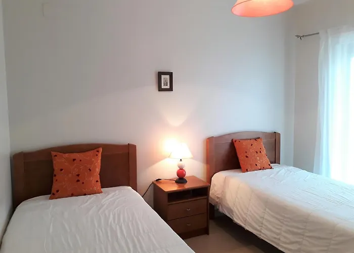 T2 Tahiti - Terraco, Familiar, Garagem, Wifi Quarteira