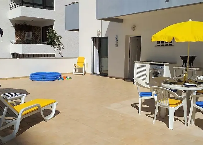 T2 Tahiti - Terraco, Familiar, Garagem, Wifi Quarteira