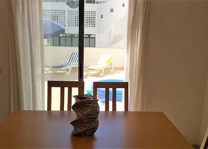 T2 Tahiti - Terraco, Familiar, Garagem, Wifi Quarteira