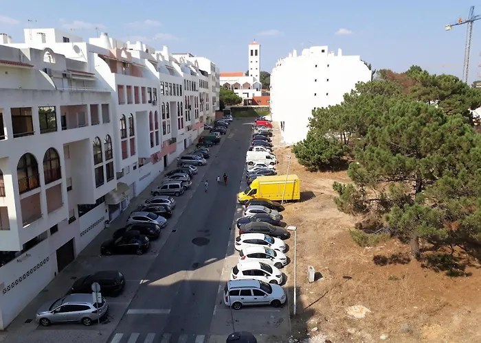 T2 Tahiti - Terraco, Familiar, Garagem, Wifi * Quarteira